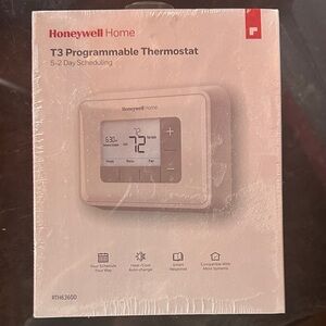 NIB Honeywell Home T3 Programmable Thermostat